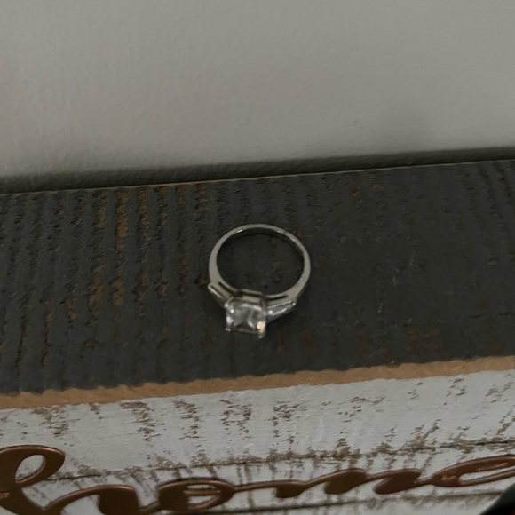 Vintage 14k White Gold Emerald Cut Cubic Zirconia Ring - Picture 4 of 7